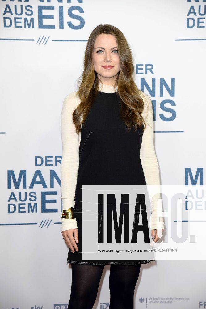 Alice Dwyer at the public premiere from the Man out the Ice in Zoo Palace in Berlin at 21 11 2017