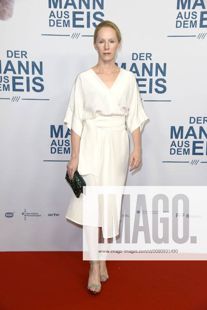 Susanne WUEST at the public premiere from the Man out the Ice in Zoo Palace in Berlin at 21 11 2017