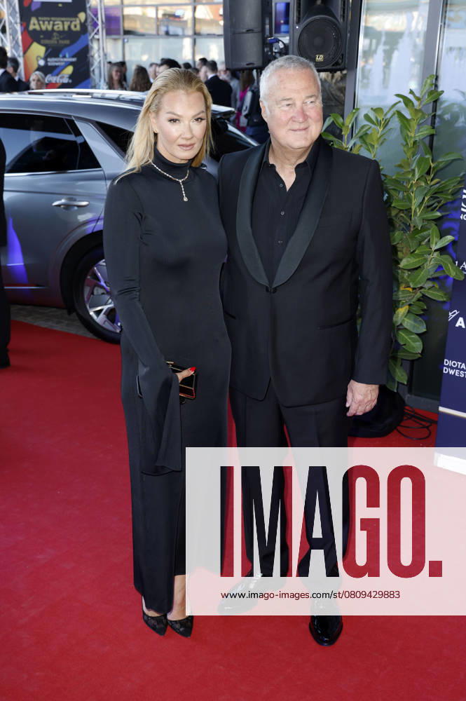 Franziska van Almsick with partner Jürgen B Harder at the presentation of the 25 Radio Regenbogen Award 2025 in the Europa Park Arena Rust, 04 04 2025 Foto:xS.xGabschx xFuturexImagex regenbogen_5407