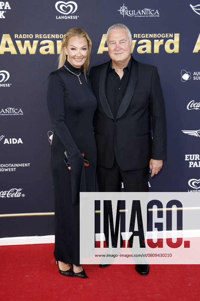 Franziska van Almsick with partner Jürgen B Harder at the presentation of the 25 Radio Regenbogen Award 2025 in the Europa Park Arena Rust, 04 04 2025 Foto:xS.xGabschx xFuturexImagex regenbogen_5410
