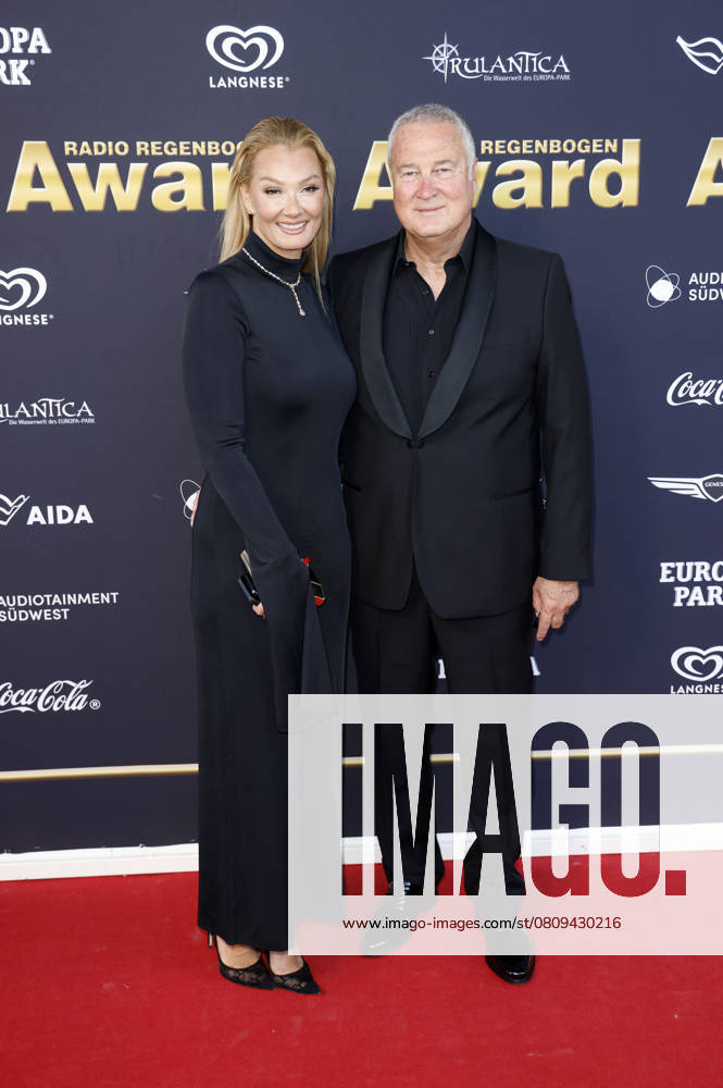 Franziska van Almsick with partner Jürgen B Harder at the presentation of the 25 Radio Regenbogen Award 2025 in the Europa Park Arena Rust, 04 04 2025 Foto:xS.xGabschx xFuturexImagex regenbogen_5411