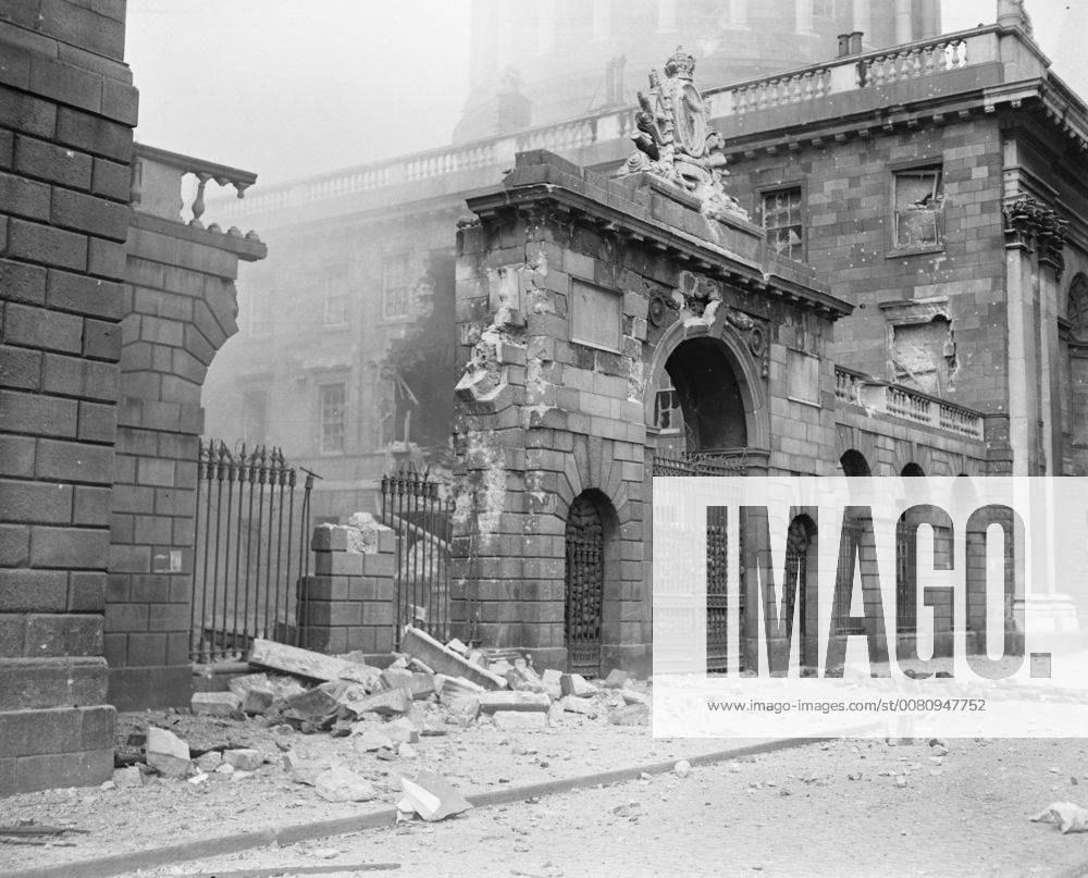 The Great Battle of Dublin . The capture of the Four Courts in Dublin . The gap torn in the front of the Four Courts showing the damage near the main entrance under the Dome . 1 July 1922, Ireland