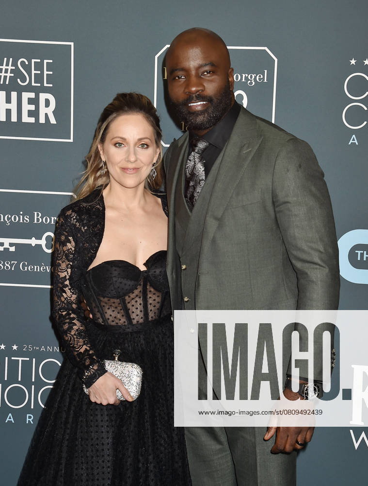 25th Annual Critics Choice Awards - Arrivals SANTA MONICA, CA - JANUARY 12: Iva Colter and Mike Colter attend the 25th Annual Critics Choice Awards at Barker Hangar on January 12, 2020 in Santa Monica, California. CAP ROT TM TM ROT Santa Monica CA USA