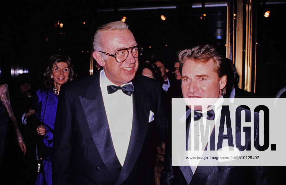 Goldene Kamera 1980, Verleihung am 19. Februar 1981 in Berlin, die beiden Preisträger bei der Veranstaltung: Horst Tappert wurde als Beliebtester Krimiheld ausgezeichnet in der ZDF Krimiserie: Derrick, Fritz Wepper erhielt die Auszeichnung Teamkamera für 157 Assistentenrollen in Derrick.