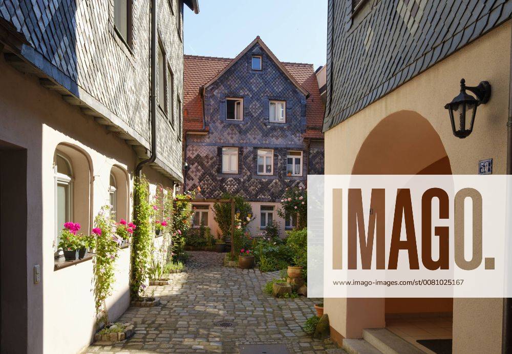 Germany, Bavaria, Fuerth, old town, yard in Koenigstrasse SIEF07491