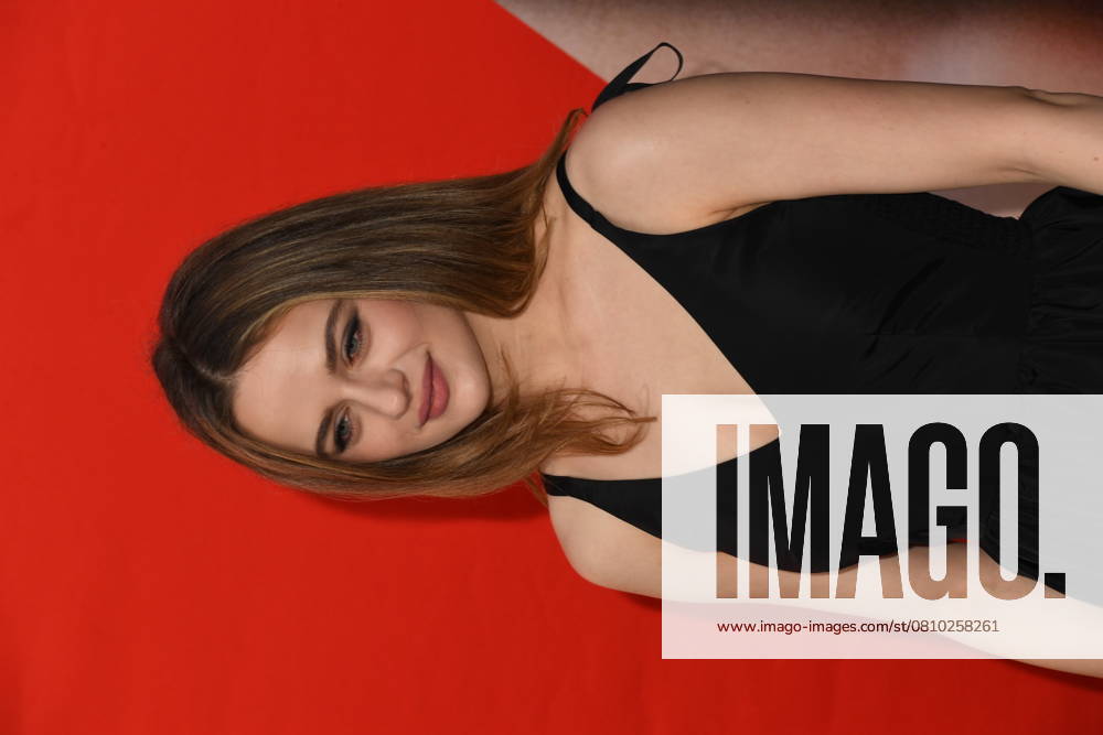 HOLLYWOOD, CALIFORNIA - APRIL 08:Joey King attends Universal Pictures presents the premiere of Drop at TCL Chinese Theatre on April 08, 2025 in Hollywood, California.