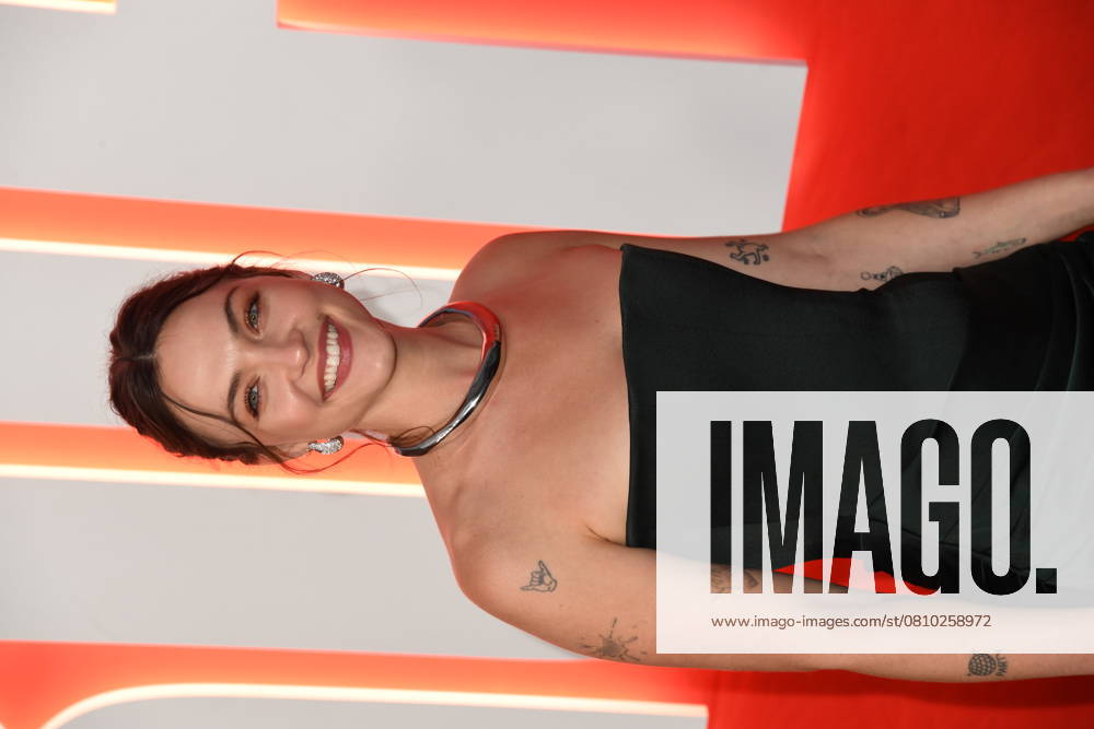 HOLLYWOOD, CALIFORNIA - APRIL 08: Violett Beane attends Universal Pictures presents the premiere of Drop at TCL Chinese Theatre on April 08, 2025 in Hollywood, California.