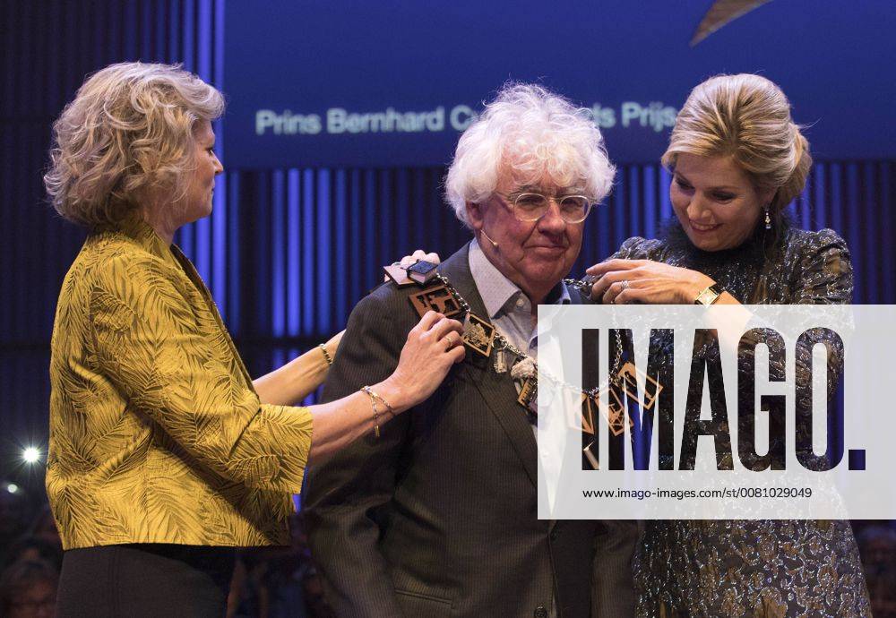 Amsterdam Queen Maxima during the Prince Bernhard Cultuurfonds award at the Muziekgebouw aan ’t IJ in Amsterdam. The award, 150.000 euro, was presented to writer Geert Mak.