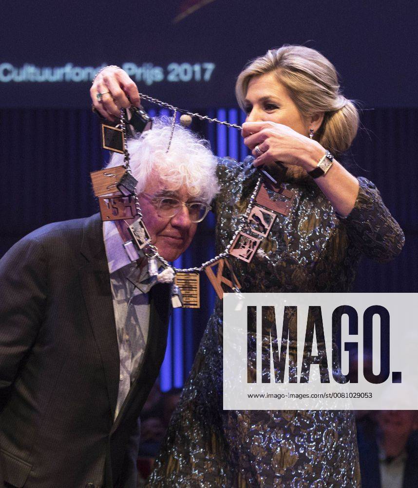 Amsterdam Queen Maxima during the Prince Bernhard Cultuurfonds award at the Muziekgebouw aan ’t IJ in Amsterdam. The award, 150.000 euro, was presented to writer Geert Mak.