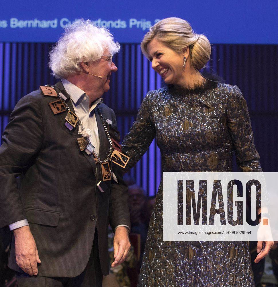 Amsterdam Queen Maxima during the Prince Bernhard Cultuurfonds award at the Muziekgebouw aan ’t IJ in Amsterdam. The award, 150.000 euro, was presented to writer Geert Mak.