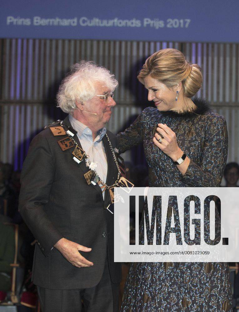 Amsterdam Queen Maxima during the Prince Bernhard Cultuurfonds award at the Muziekgebouw aan ’t IJ in Amsterdam. The award, 150.000 euro, was presented to writer Geert Mak.