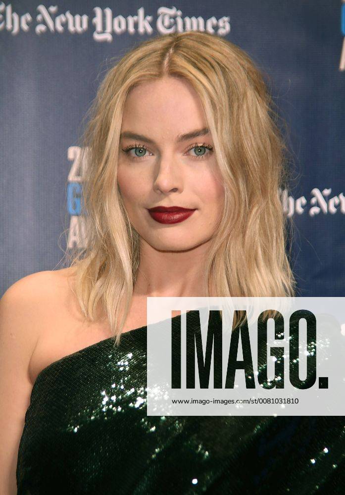 New York, N.Y, USA - MARGOT ROBBIE attends the 2017 IFP Gotham Awards,.Cipriani Wall Street,NYC.November 27, 2017.Photos by , Globe Photos Inc. New York USA - ZUMAms4_ 20171127_zaa_ms4_003