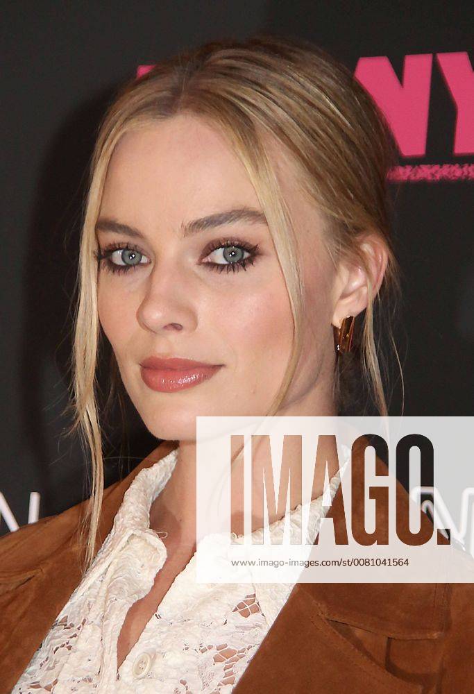New York, N.Y, USA - MARGOT ROBBIE attends the I, Tonya New York Premiere,.Village East Cinema, NYC.November 28, 2017.Photos by , Globe Photos Inc. New York USA - ZUMAms4_ 20171128_zaa_ms4_002