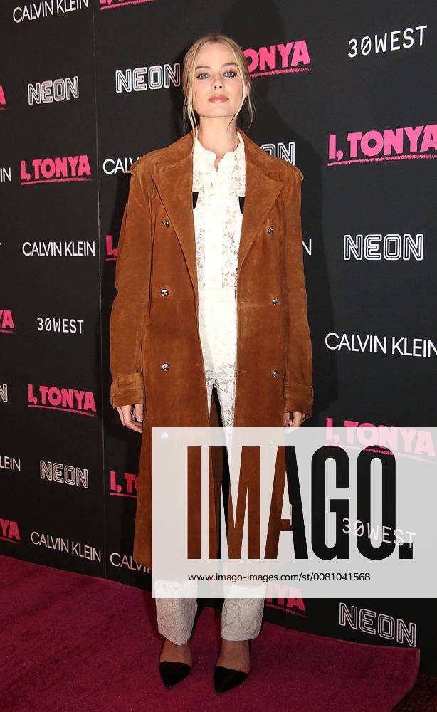 New York, N.Y, USA - MARGOT ROBBIE attends the I, Tonya New York Premiere,.Village East Cinema, NYC.November 28, 2017.Photos by , Globe Photos Inc. New York USA - ZUMAms4_ 20171128_zaa_ms4_003