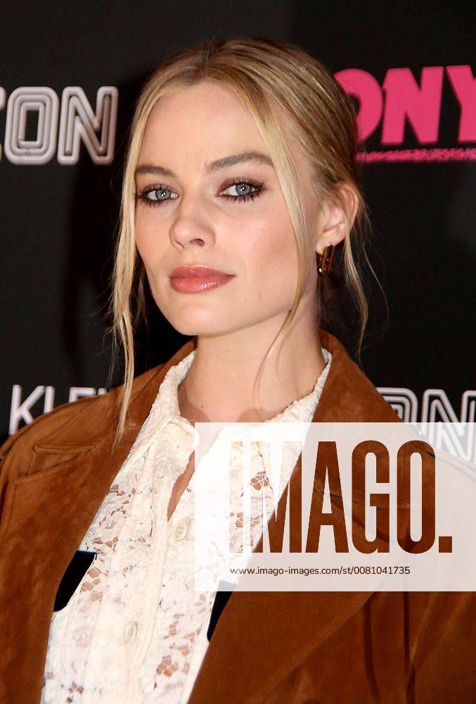 New York, New York, U.S. - MARGOT ROBBIE attends the I, Tonya New York Premiere at Village East Cinema. New York U.S. - ZUMAms4_ 20171128_zaa_ms4_001