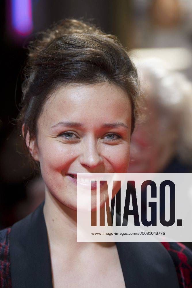 Tinka FUERST Prince Actress on the Red Carpet Red Carpet Show Film Premiere Forget about Nick 28 11 2017 in the Lichtburg in Essen