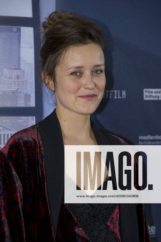 Tinka FUERST Prince Actress on the Red Carpet Red Carpet Show Film Premiere Forget about Nick 28 11 2017 in the Lichtburg in Essen