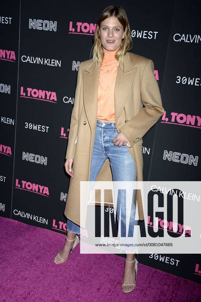 Constance Jablonski at the premiere of the movie I Tonya at the Village East Cinema New York 28 11 2017 Foto:xD.Tinex xFuturexImage