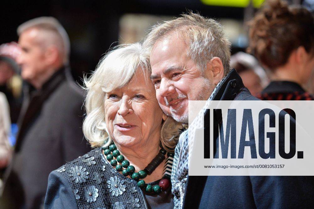 Premiere of the feature film FORGET ABOUT NICK in Essen Director Margarethe von Trotta on the left and musician Helmut Zerlett Film music FORGET ABOUT NICK on 28 11 2017 at the premiere of the movie Forget about Nick in the Lichtburg in Essen FORGET ABOUT NICK is the latest film of the renowned and award-winning Director Margarethe von Trotta