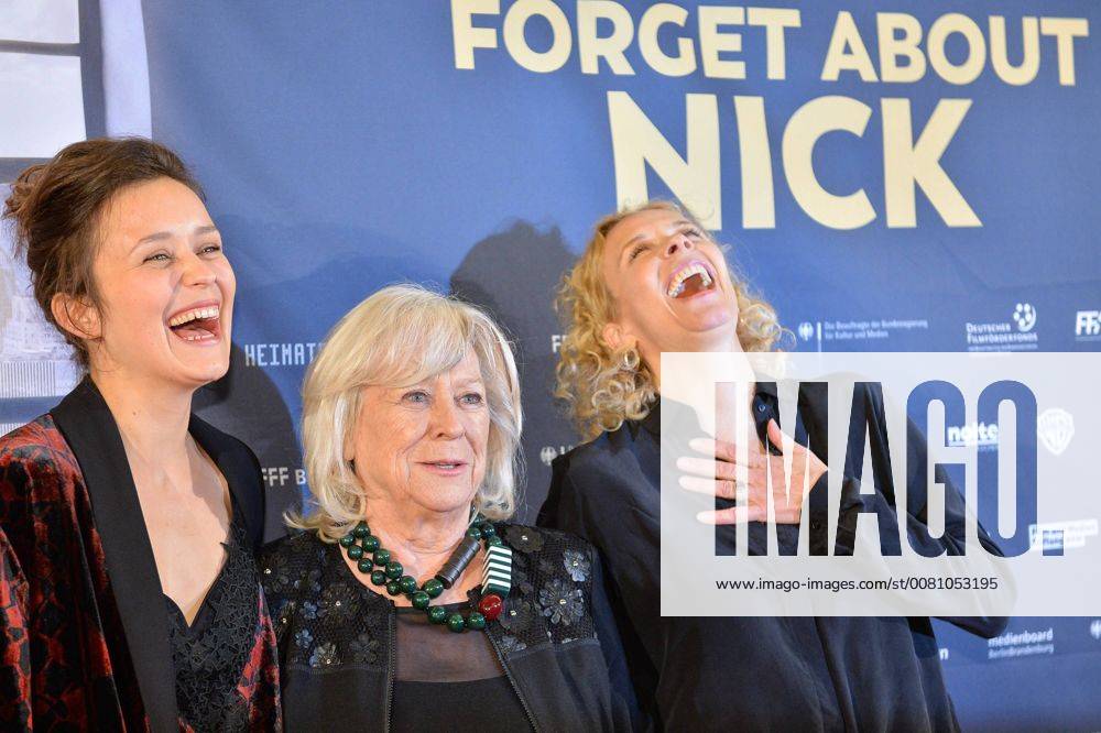 Premiere of the feature film FORGET ABOUT NICK in Essen Actress Tinka Fürst left director Margarethe von Trotta mitte and actress Katja Riemann right on 28.11.2017 at the premiere of the movie Forget about Nick in the Lichtburg in Essen FORGET ABOUT NICK is the latest film of the renowned and many Award-winning director Margarethe von Trotta