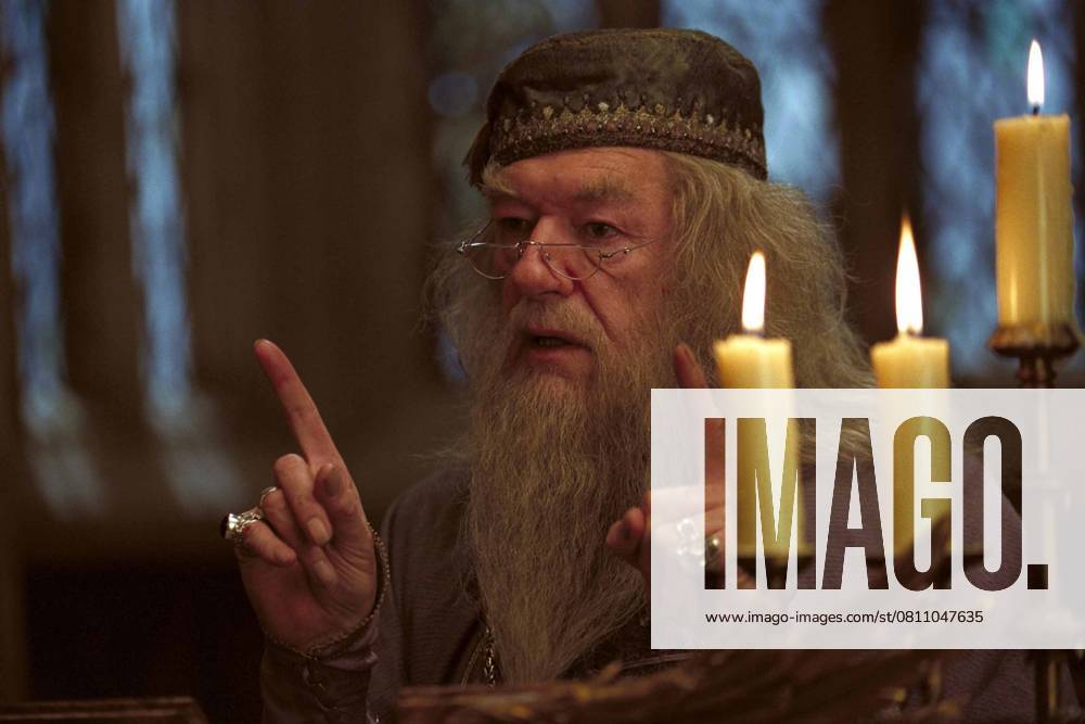 Michael Gambon dies aged 82 MICHAEL GAMBON as Professor Dumbledore in Warner Bros. Pictures Harry Potter and the Prisoner of Azkaban. Ref: FB Supplied by United States