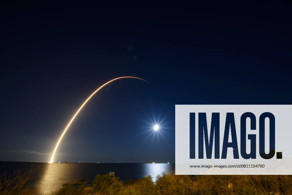 A SpaceX Falcon 9 rocket carrying 21 Starlink satellites, including 13 with Direct to Cell capabilities, lifts off from Launch Complex 39A at NASAÃ¢â‚¬â ¢s Kennedy Space Center in Florida at 8:53 p.m. EDT on Apr. 12, 2025. Merritt Island USA - ZUMAb268 20250412_znp_b268_008