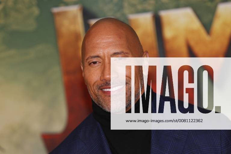 Dwayne Johnson CELEBRITES : Avant Premiere Jumanji Bienvenue dans la jungle - Paris - 05 12 2017 MichaelBaucher Panoramic