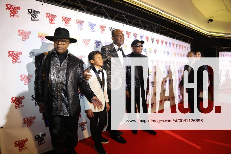 Kool and the Gang NEWS: Avant premiere STARS 80, La suite - Paris - 05 12 2017 CleaCastel Panoramic