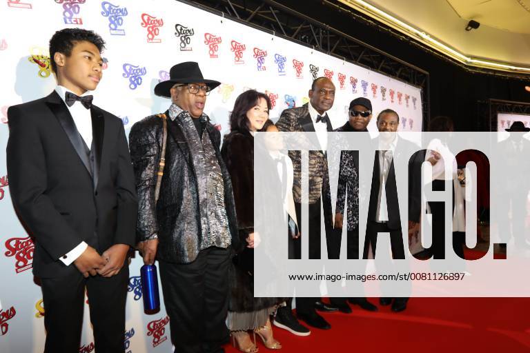 Kool and the Gang NEWS: Avant premiere STARS 80, La suite - Paris - 05 12 2017 CleaCastel Panoramic