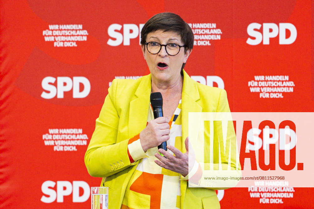 Dialogue conference of the SPD party leadership in Hanover before the start of the SPD membership vote on the SPDs negotiated coalition agreement with the CDU and CSU In the picture Saskia Esken Party Chairwoman , Hanover Lower Saxony Germany Career Campus