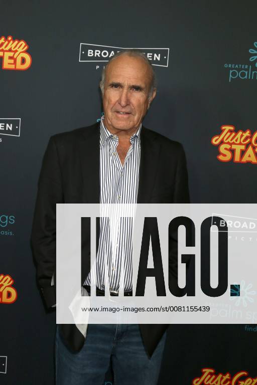 LOS ANGELES - DEC 7: Ron Shelton at the Just Getting Started Premiere at ArcLight Hollywood on December 7, 2017 in Los Angeles, CA