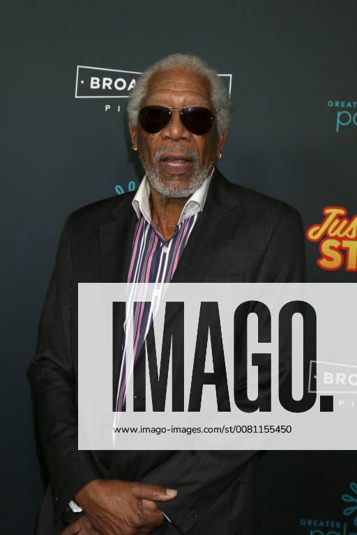 LOS ANGELES - DEC 7: Morgan Freeman at the Just Getting Started Premiere at ArcLight Hollywood on December 7, 2017 in Los Angeles, CA