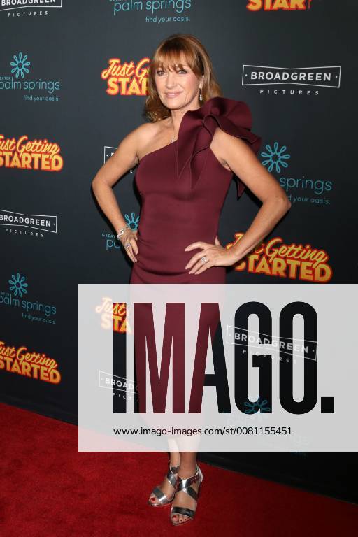 LOS ANGELES - DEC 7: Jane Seymour at the Just Getting Started Premiere at ArcLight Hollywood on December 7, 2017 in Los Angeles, CA