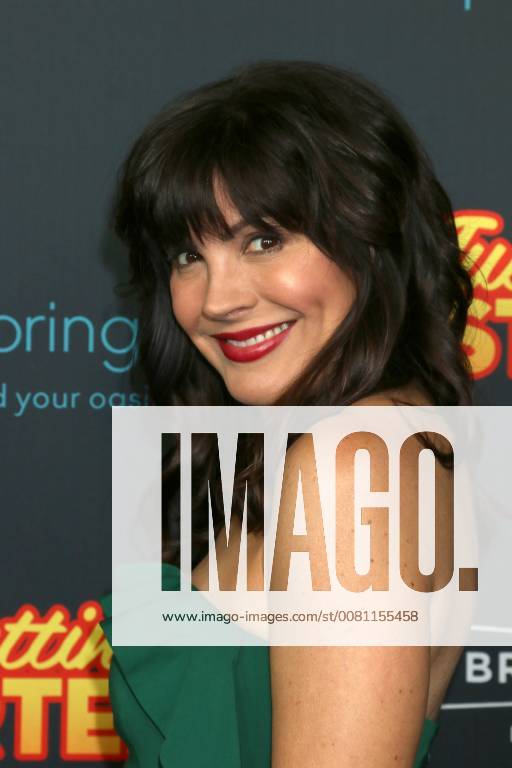 LOS ANGELES - DEC 7: Moniqua Plante at the Just Getting Started Premiere at ArcLight Hollywood on December 7, 2017 in Los Angeles, CA