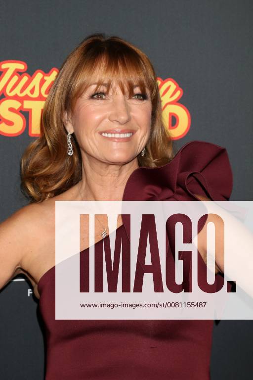LOS ANGELES - DEC 7: Jane Seymour at the Just Getting Started Premiere at ArcLight Hollywood on December 7, 2017 in Los Angeles, CA