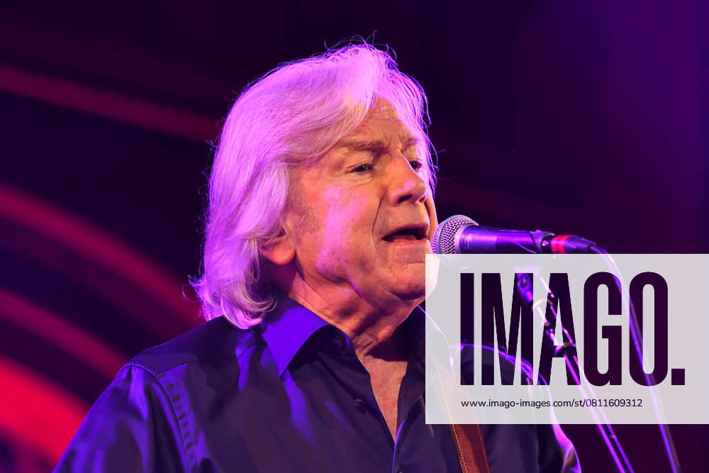 Justin Hayward performing at Union Chapel, Highbury and Islington, London LONDON, ENGLAND - SEPTEMBER 20: Justin Hayward performing at Union Chapel, Highbury and Islington, London on September 20, 2022 in England. EXCLUSIVE! SPECIAL FEES APPLY! CAP MAR MAR Great Britain