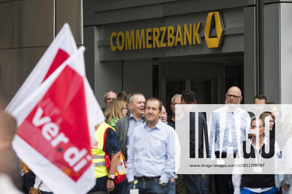 Press conference of the Commerzbank Works Council 24 09 2024 Frankfurt Press conference of the Commerzbank Works Council and the Verdi trade union in front of the headquarters in FFM at Kaiserplatz Frankfurt Frankfurt Hessen Germany