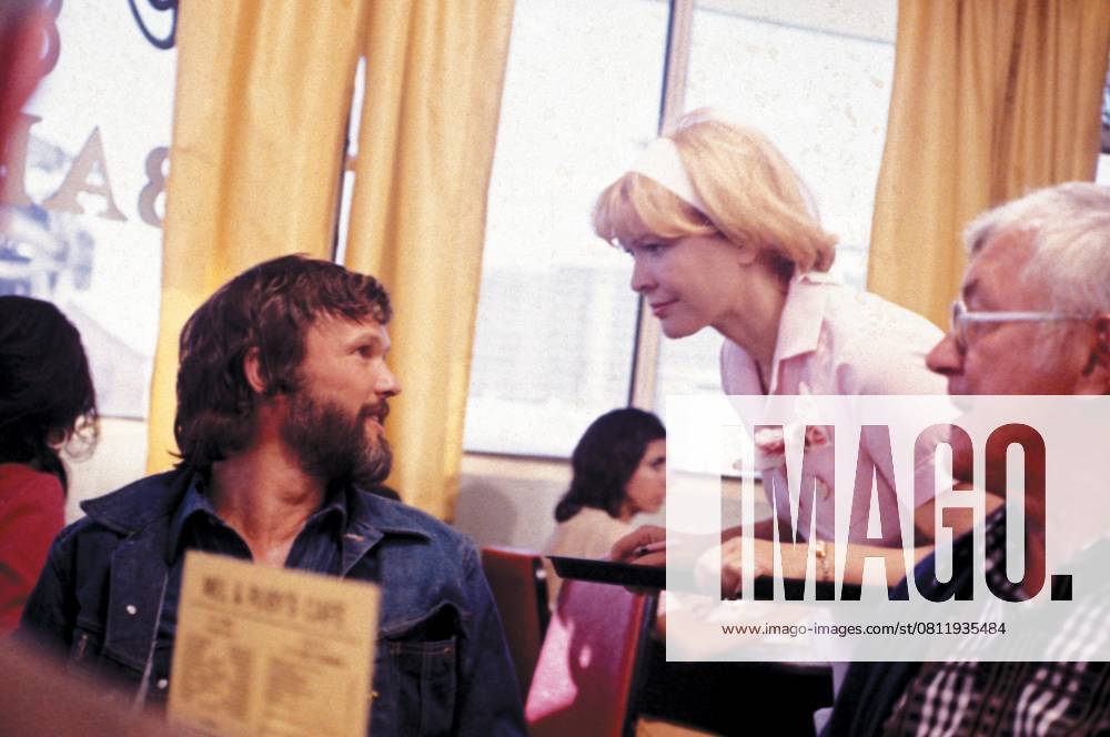 Alice Doesn t Live Here Anymore (1974) - filmstill Alice Doesn t Live Here Anymore (1974) Ellen Burstyn & Kris Kristofferson - - -