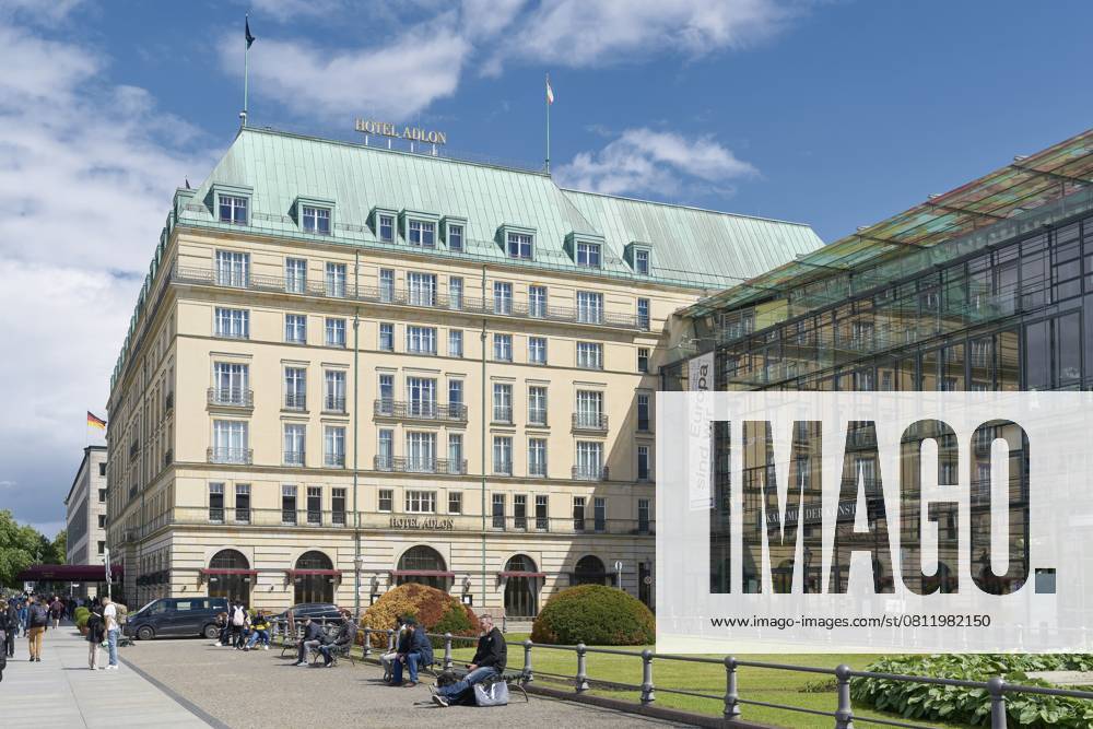 Das berühmte Hotel Adlon am Pariser Platz in Berlin The famous Hotel Adlon on Pariser Platz in Berlin