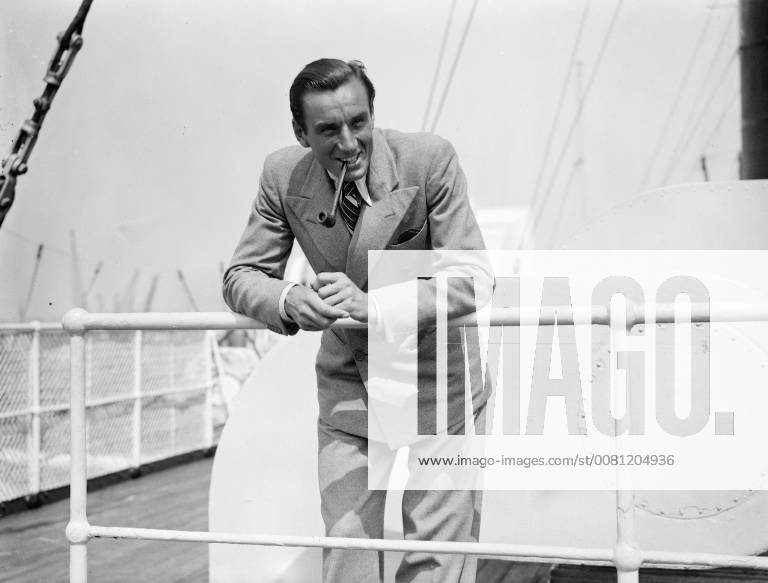 Fred Perry leaves for America aboard the Berengaria to defend his American title . 7 August 1935, London United Kingdom England