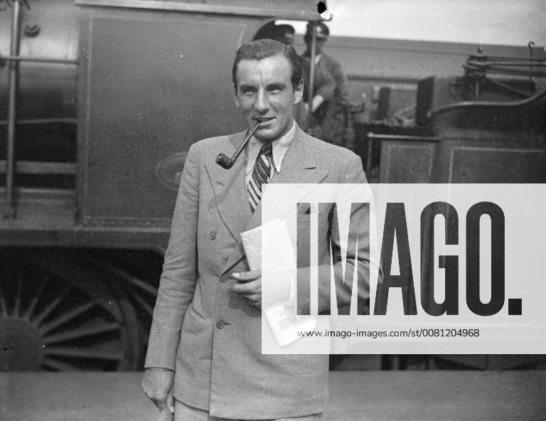 Fred Perry leaves for America from Waterloo . 7 August 1935, London United Kingdom England
