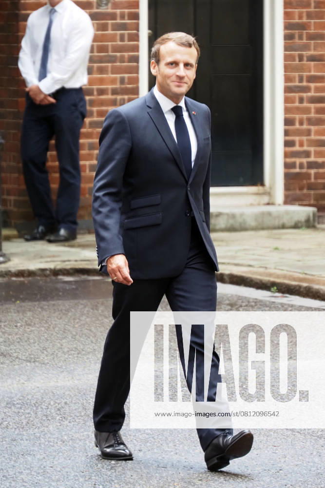 French President Emmanuel Macron visits UK PM Boris Johnson 10 Downing Street, London, UK - 18 June 2020. French President Emmanuel Macron in London to mark the 80th anniversary of Charles de GaulleÕs radio appeal to his countrymen to resist Nazi occupation, and to discuss Brexit with British Prime Minister Boris Johnson. London, England, UK on June 18, 2020. CAP JOR JOR London Greater London Great Britain