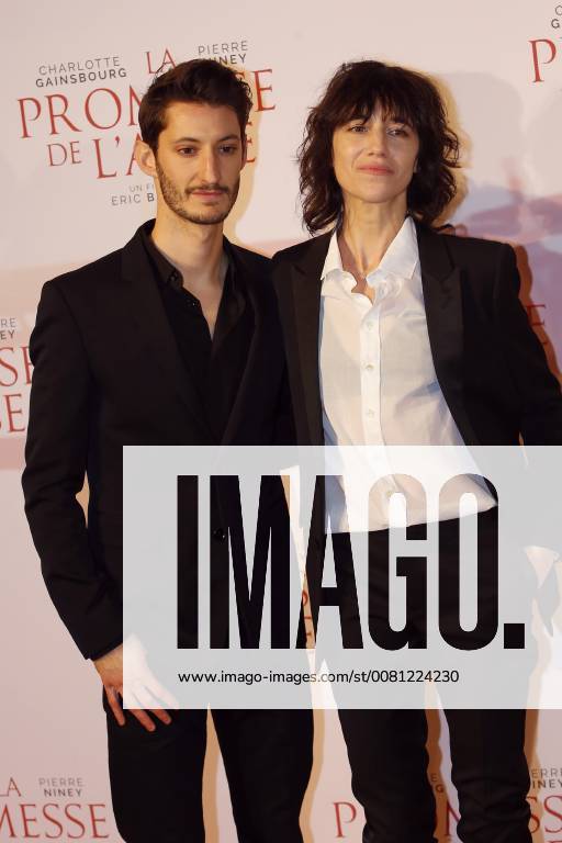 La Promesse de l Aube Premiere in Paris Pierre Niney - Charlotte Gainsbourg CELEBRITES : Avant Premiere la Promesse de l Aube - Paris - 12 12 2017 MichaelBaucher Panoramic