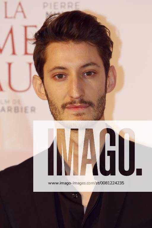 La Promesse de l Aube Premiere in Paris Pierre Niney CELEBRITES : Avant Premiere la Promesse de l Aube - Paris - 12 12 2017 MichaelBaucher Panoramic