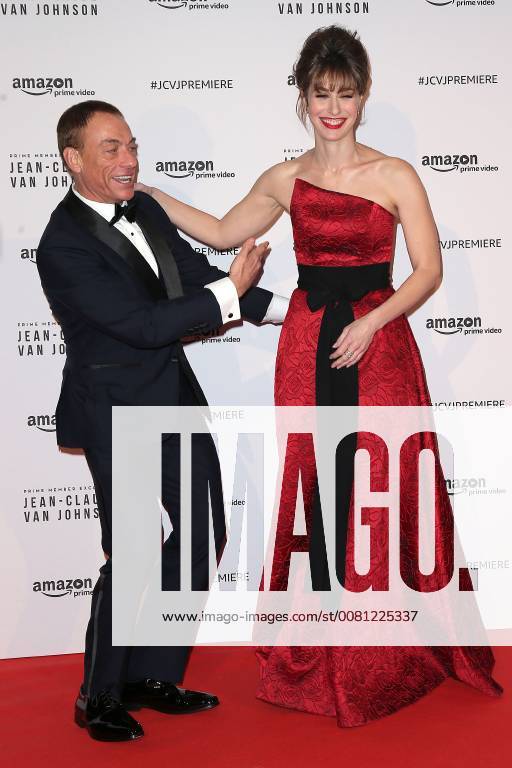 Lancement de la serie Jean Claude Van Johnson au cinema le Grand Rex a Paris. Photo: Laurent Guerin E Press Photo Jean Claude Van Damme;Kat Foster Paris France 566112