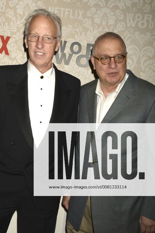 Eric Olson and Errol Morris at the premiere of the Netflix series Wormwood at The Campbell New York 12 12 2017 Foto:xD.Tinex xFuturexImage