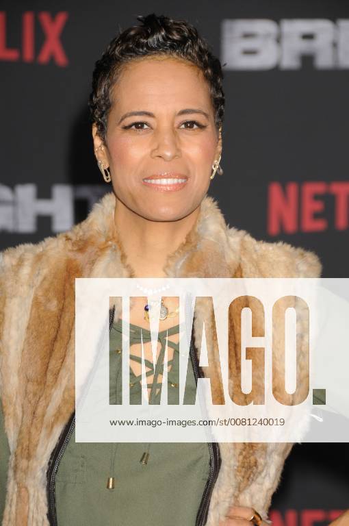 Los Angeles, California, United States - December 13th 2017 - Los Angeles, California USA - Actress DAPHNE WAYANS at Bright Premiere held at the Regency Theater Village, Westwood, CA. Los Angeles United States - ZUMAf05_ 20171213_zaf_f05_007