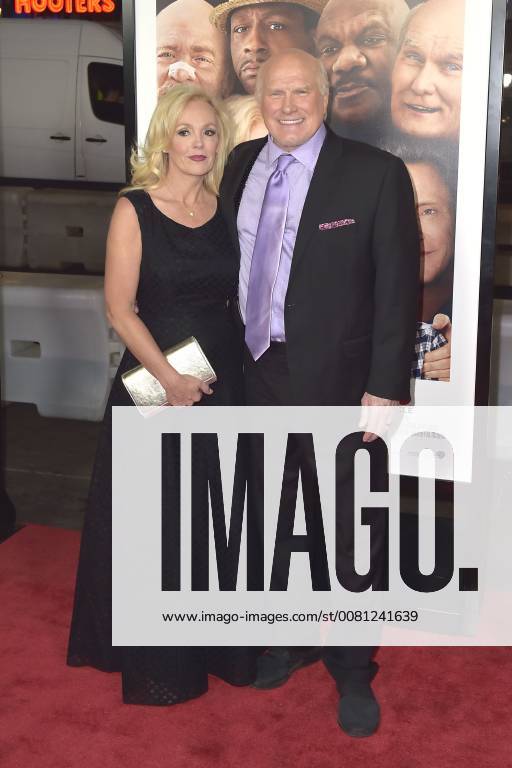 Terry Bradshaw with wife Tammy at the premiere of the movie Father Figures Who is Daddy at TCL Chinese Theater Hollywood Los Angeles 13 12 2017 Foto:xD.xStarbuckx xFuturexImage