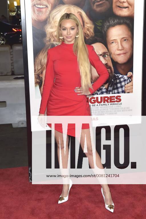 Corinne Olympios at the premiere of the movie Father Figures Who is Daddy at TCL Chinese Theater Hollywood Los Angeles 13 12 2017 Foto:xD.xStarbuckx xFuturexImage