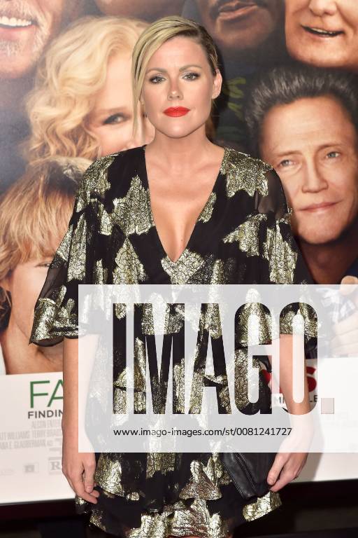 Kathleen Robertson at the premiere of the movie Father Figures Who is Daddy at TCL Chinese Theater Hollywood Los Angeles 13 12 2017 Foto:xD.xStarbuckx xFuturexImage